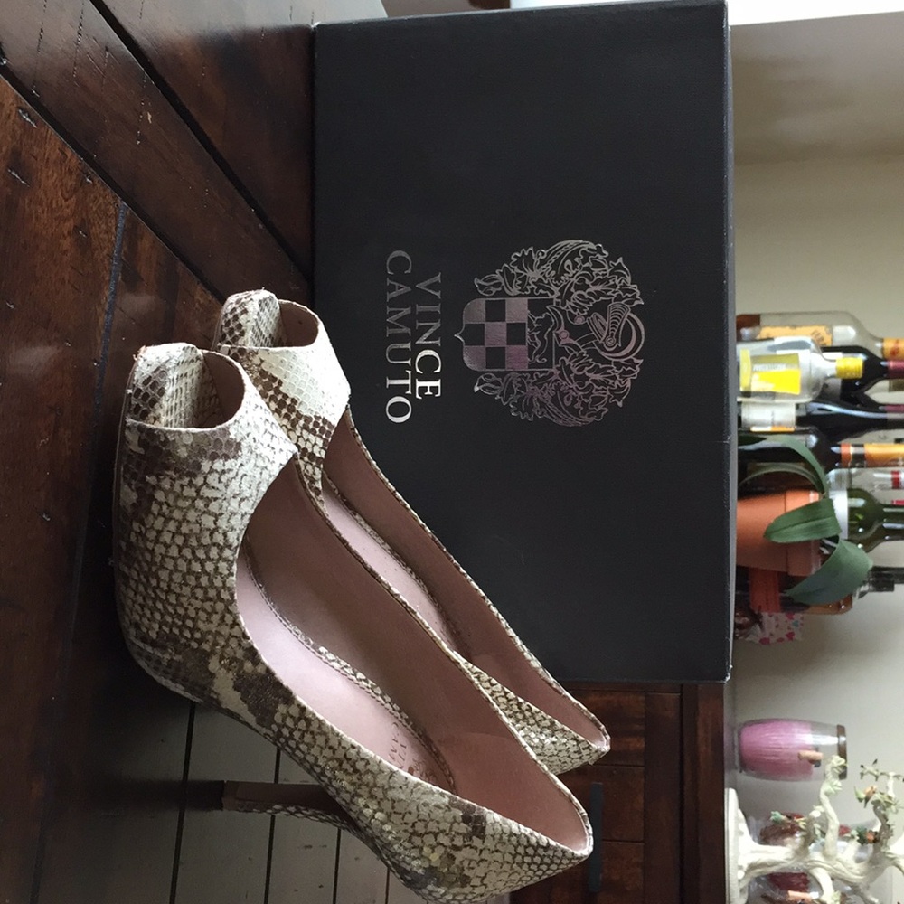 Vince Camuto peep toe